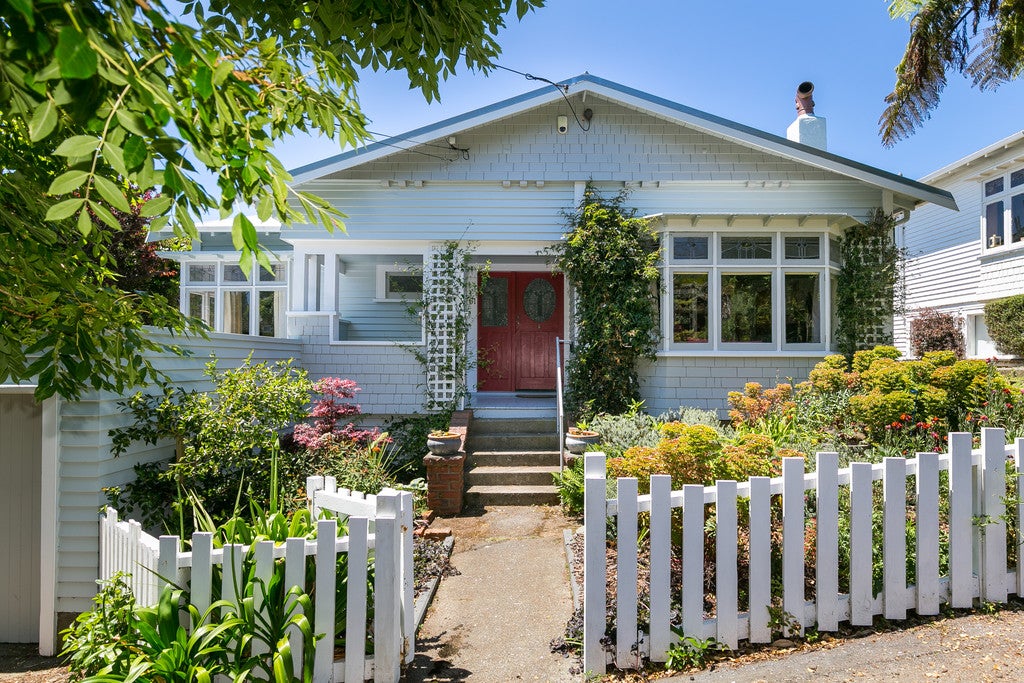 61 Beauchamp Street, Karori, Wellington - Carousel 1