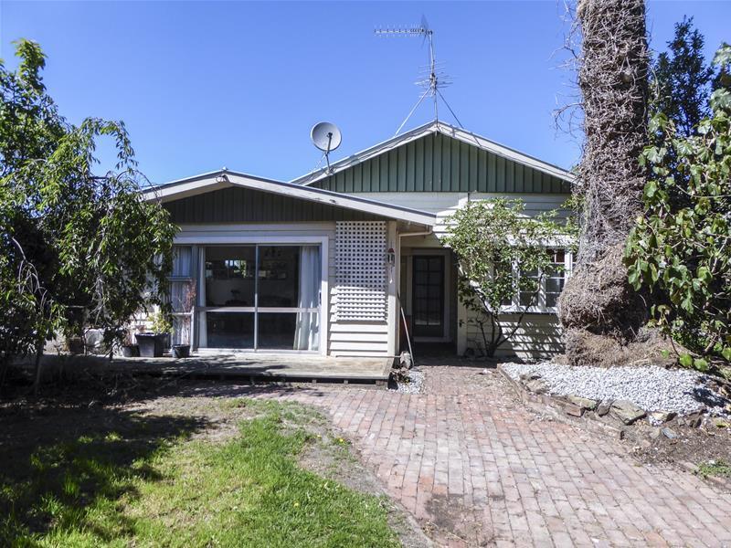 12 Heard Grove - Carousel 1
