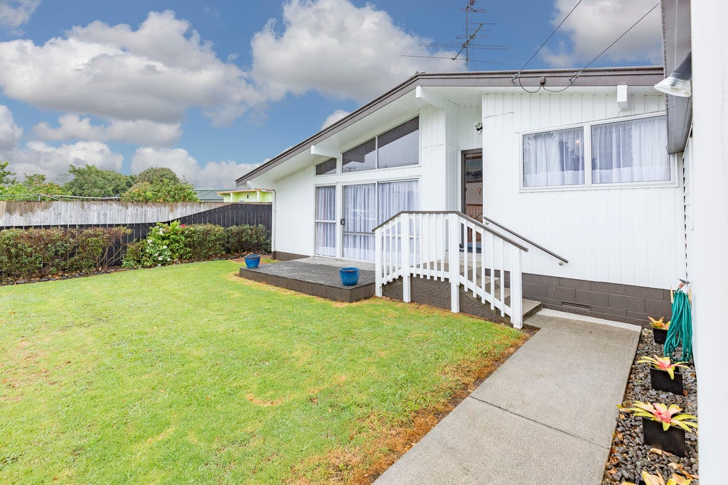 31 Berwyn Avenue, Takanini, Auckland - Carousel 2