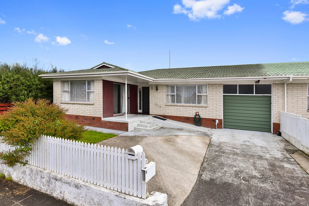 3 Warwick Avenue, Papatoetoe, Auckland - Carousel 1