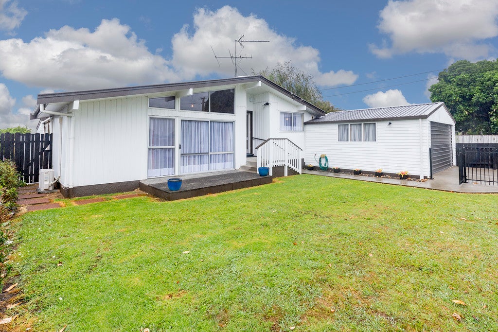 31 Berwyn Avenue, Takanini, Auckland - Carousel 1