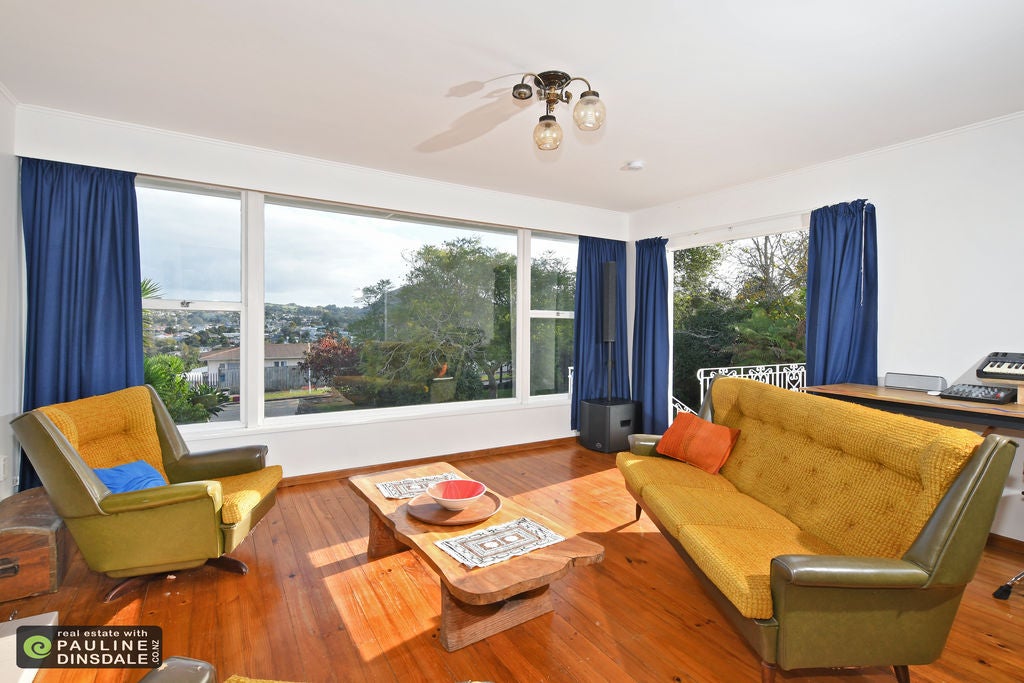 27 Eden Terrace, Kamo, Whangarei - Carousel 2
