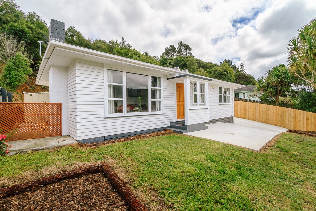 192 George Street, Stokes Valley, Lower Hutt - Carousel 1