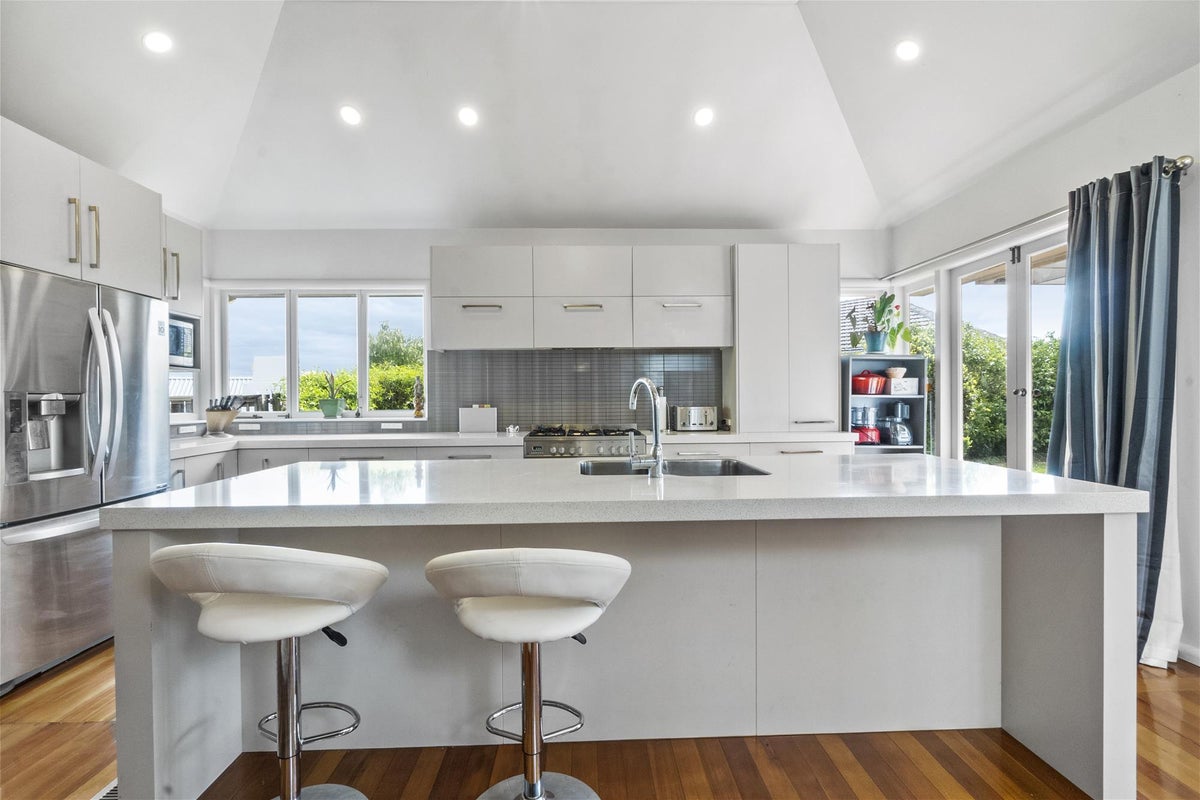 19 Beerescourt Road, Beerescourt, Hamilton - Carousel 2