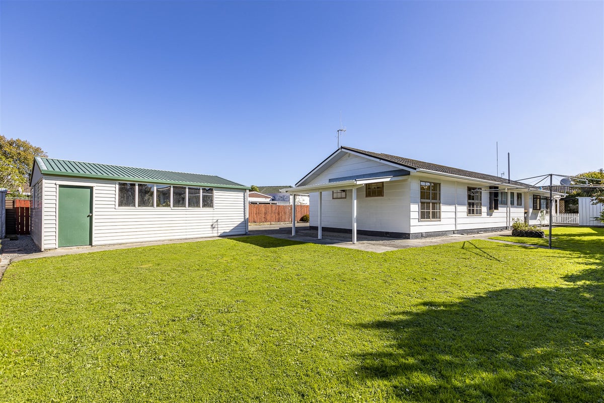 65 Terry Crescent, Milson, Palmerston North - Carousel 5