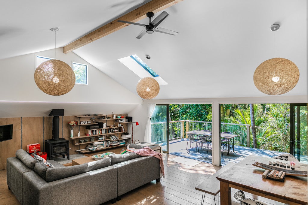 27 Hekerua Road, Oneroa, Waiheke Island - Carousel 1