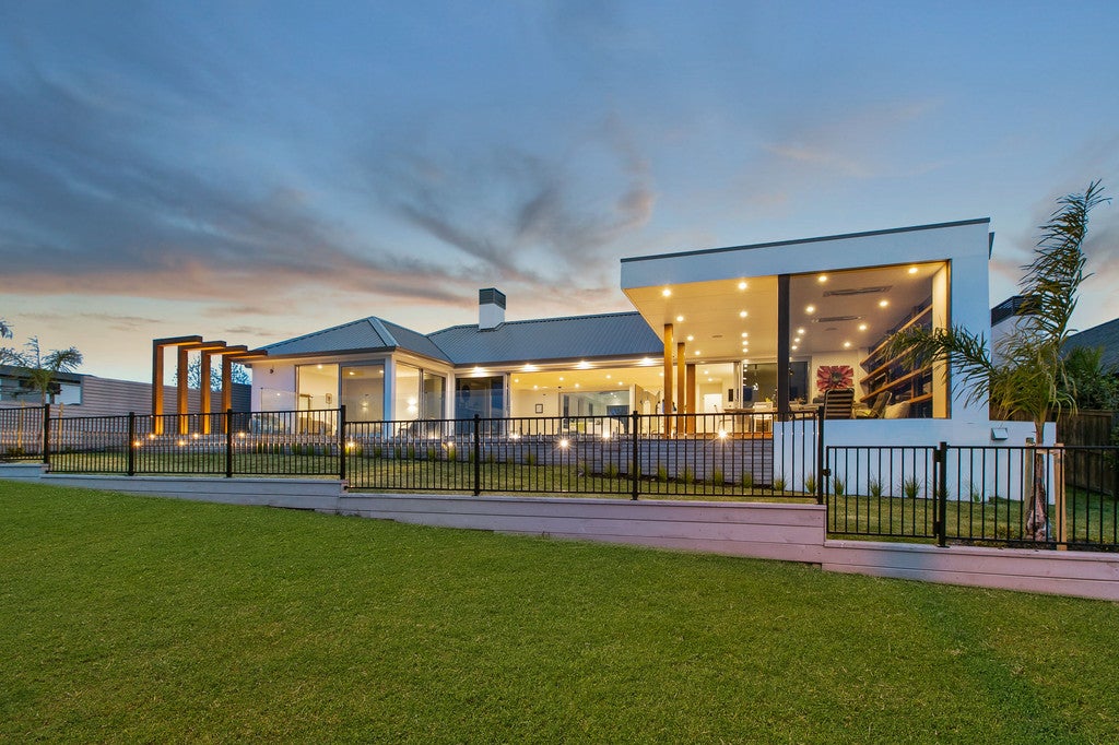 21 Milano Boulevard, Karaka, Papakura - Carousel 1