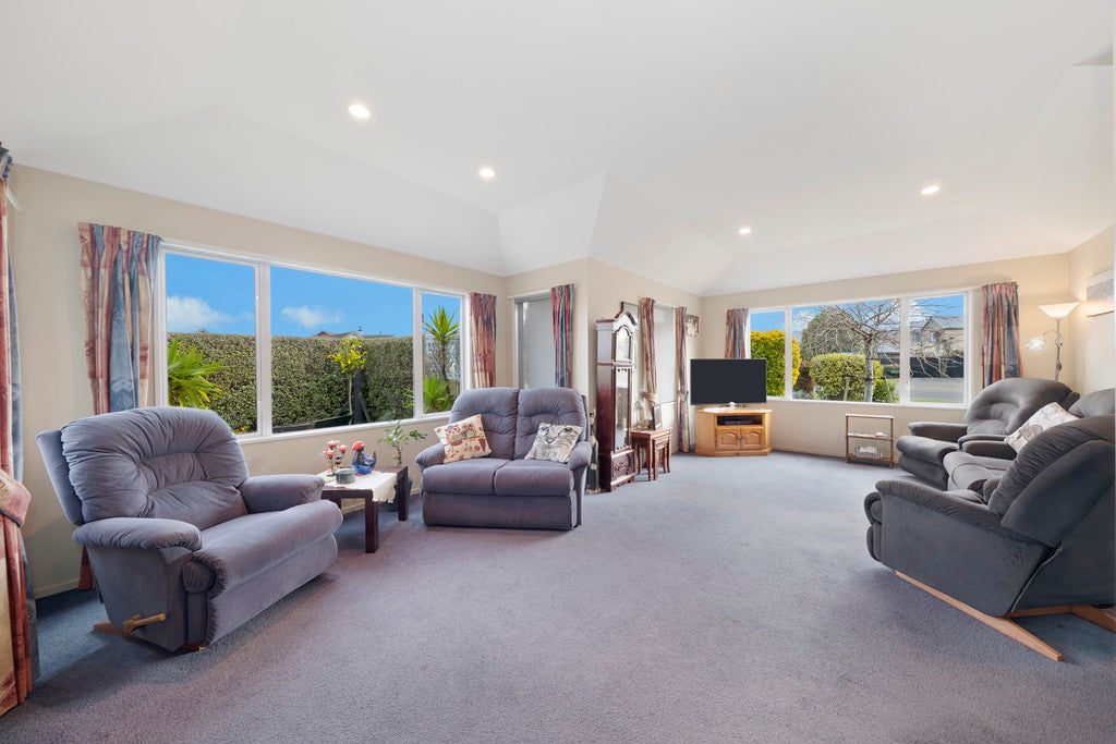 51 Beechwood Drive, Northwood, Christchurch - Carousel 2