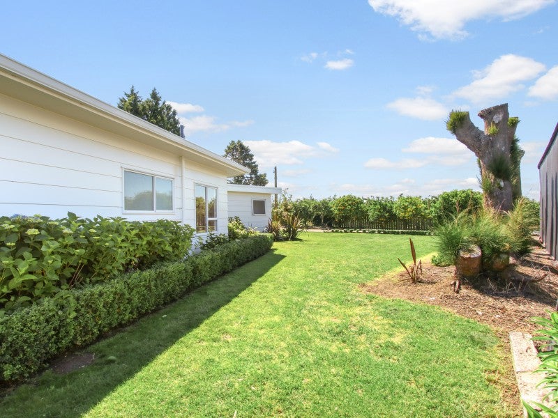 133 York Road, Longlands, Hastings - Carousel 26