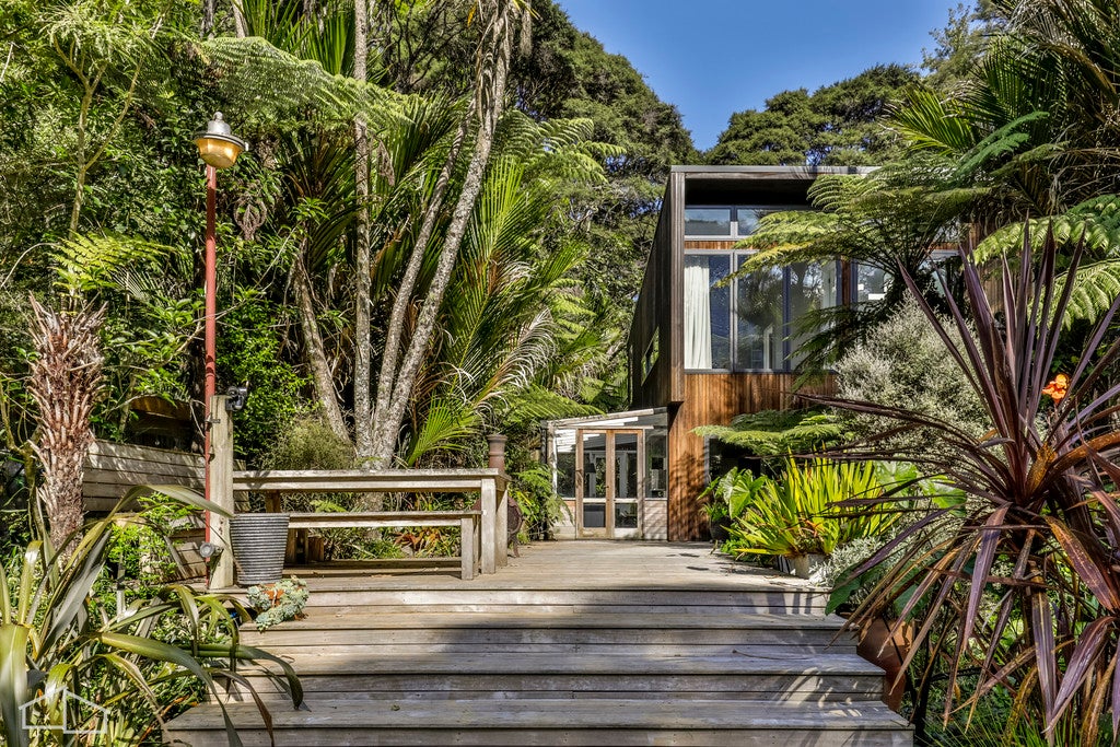 22 Fawcett Road, Laingholm, Auckland - Carousel 2