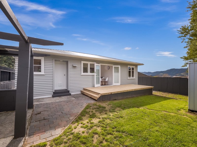 15 Gardiner Grove, Wainuiomata, Lower Hutt - Carousel 2