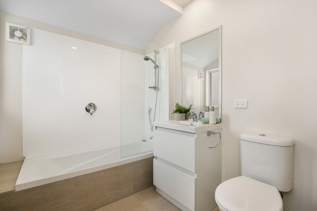 5 Divide Loop, Takanini, Auckland - Carousel 12