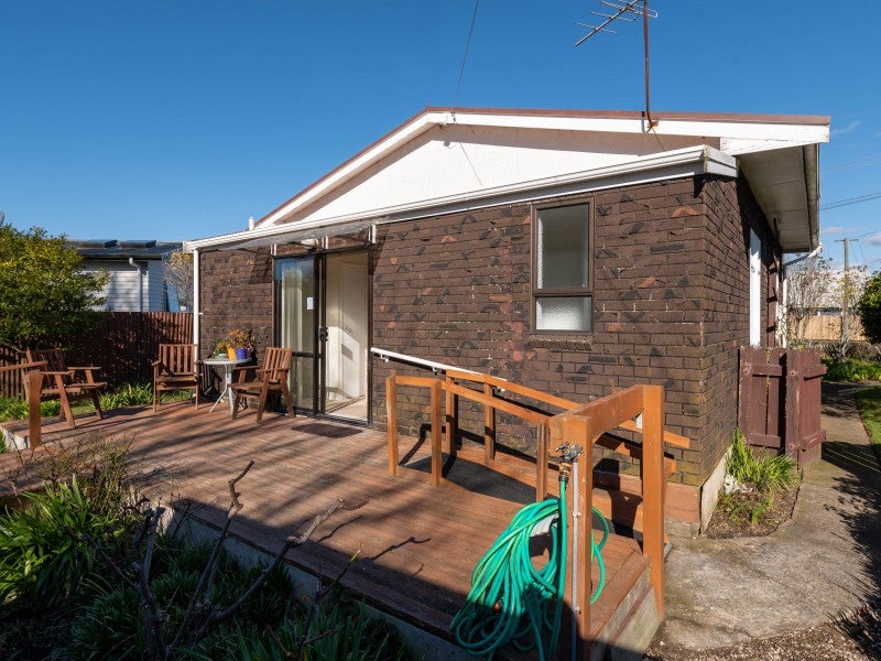40 Kawaha Point Road, Fairy Springs, Rotorua - Carousel 2