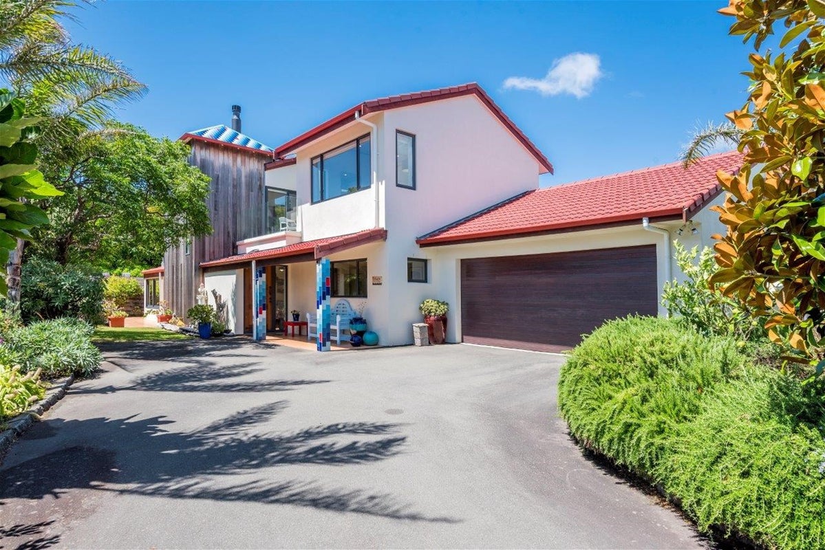 7 Taiata Street, Waikanae Beach, Waikanae - Carousel 1