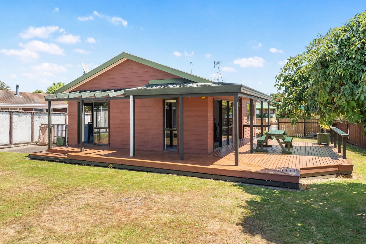 7 Ronald Court, Pukete, Hamilton - Carousel 1