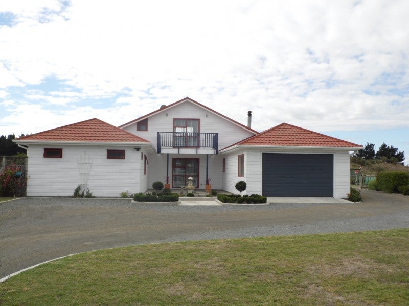 578 Waitarere Beach Road, Waitarere Beach, Levin - Carousel 1