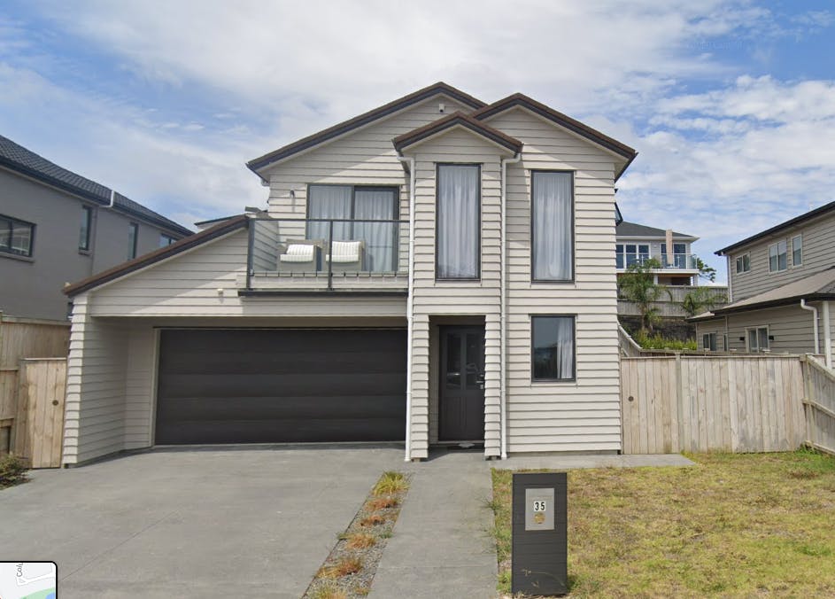 35 Thistle Close, Beachlands, Auckland - Carousel 1