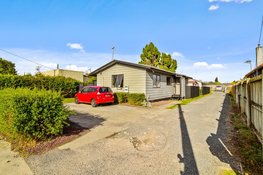 17A Kawaha Point Road, Fairy Springs, Rotorua - Carousel 2