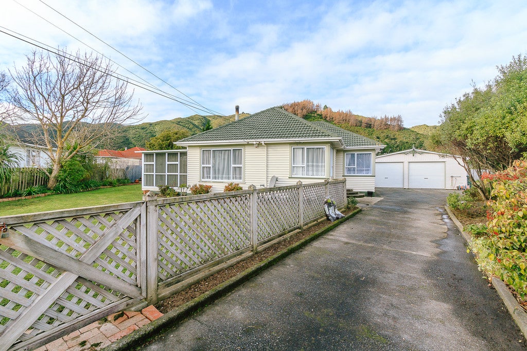 14 Miles Crescent, Wainuiomata, Lower Hutt - Carousel 1