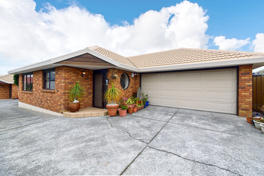 11A Bolton Street, Blockhouse Bay, Auckland - Carousel 1