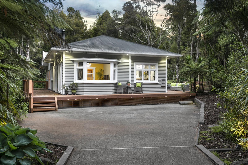 783 Scenic Drive, Henderson Valley, Auckland - Carousel 2