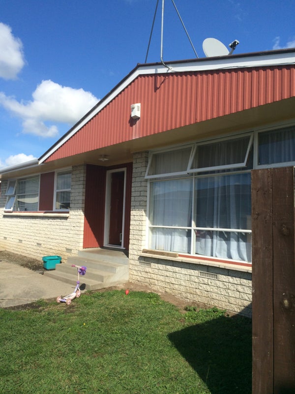 19 Susan Place, Deanwell, Hamilton - Carousel 1