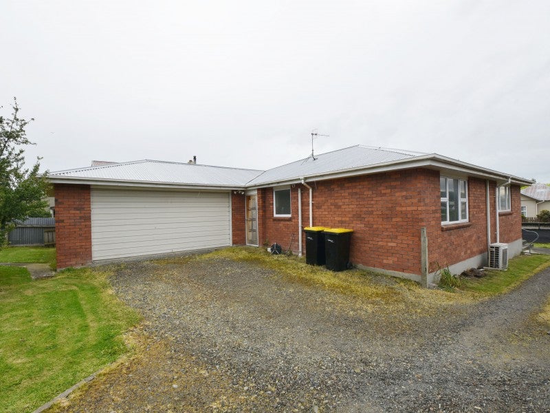 33 Centre Street, Strathern, Invercargill - Carousel 19