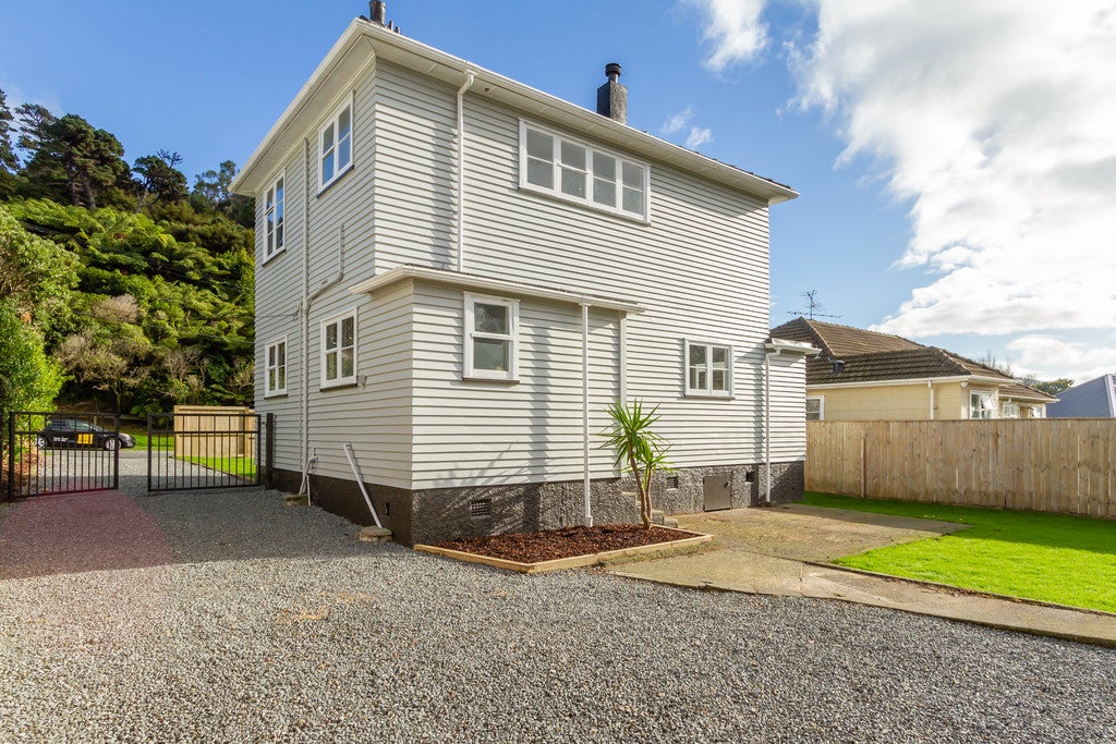 98 Judd Crescent, Naenae, Lower Hutt - Carousel 1
