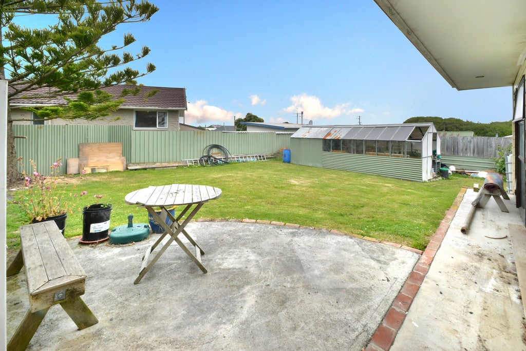 16 Queen Street, Brighton, Dunedin - Carousel 25