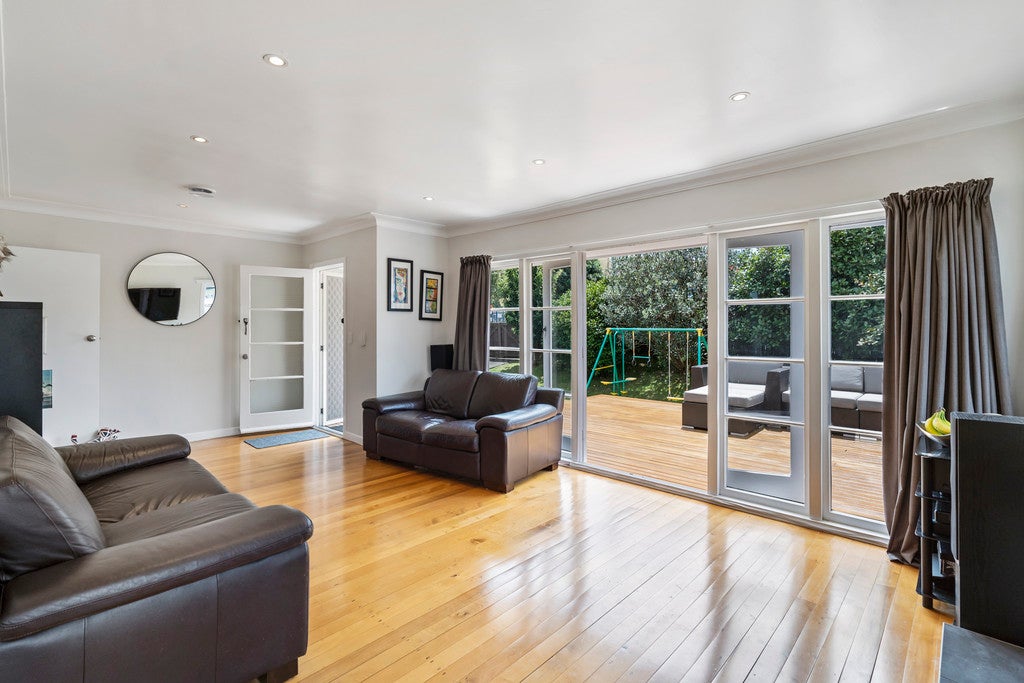 44A Miller Road, Mangere Bridge, Auckland - Carousel 2