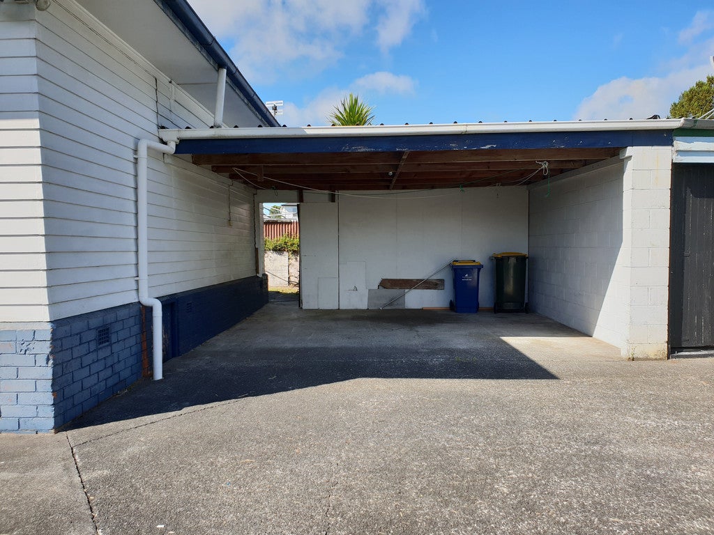 1/37 Fairdene Avenue, Henderson, Auckland - Carousel 15