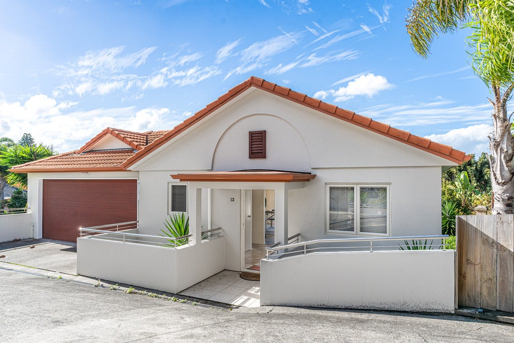 12/0 Exmouth Road, Northcote, Auckland - Carousel 25