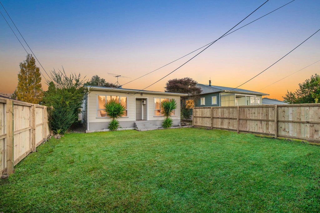 61 Glendale Road, Glen Eden, Auckland - Carousel 1
