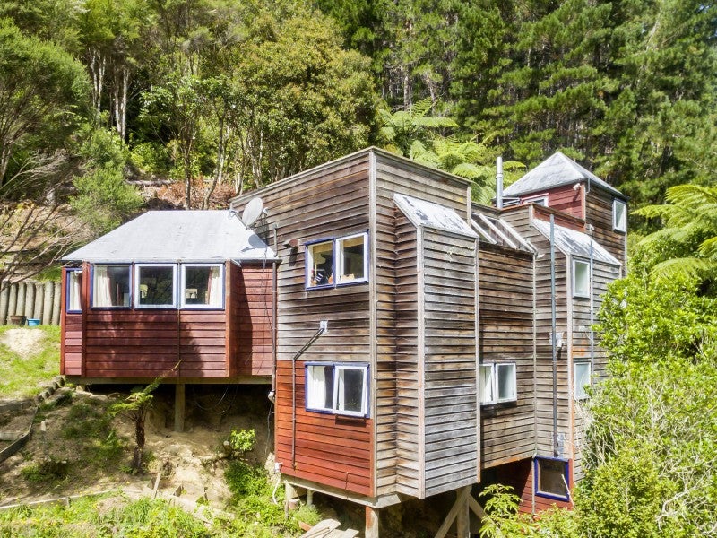 169 PINEHAVEN RD, PINEHAVEN, UPPER HUTT - Carousel 1