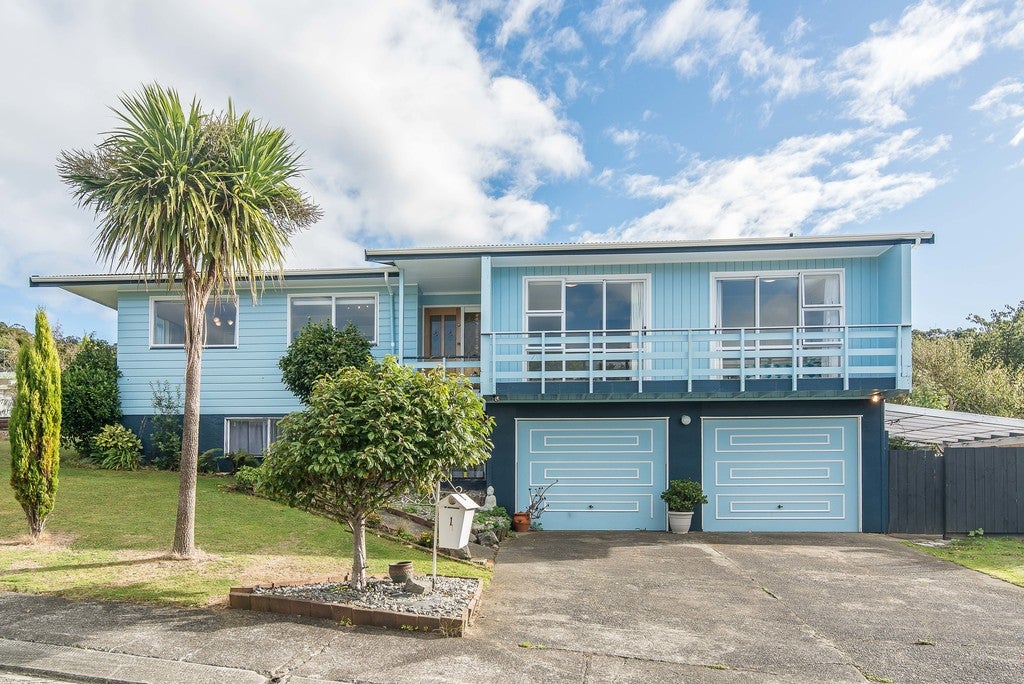 1 Charthouse Lane, Whitby, Porirua - Carousel 1