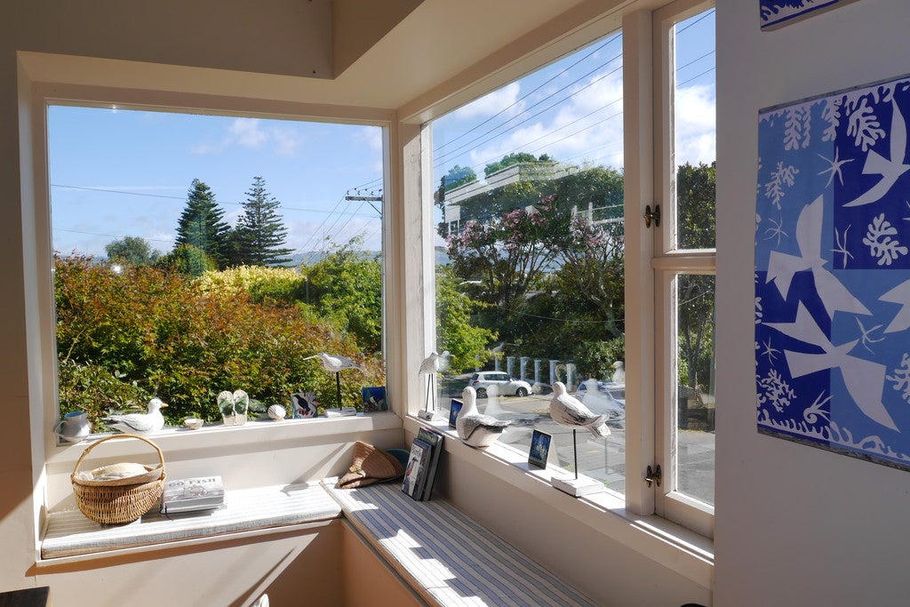 26 Nikau Street, Eastbourne, Lower Hutt - Carousel 1