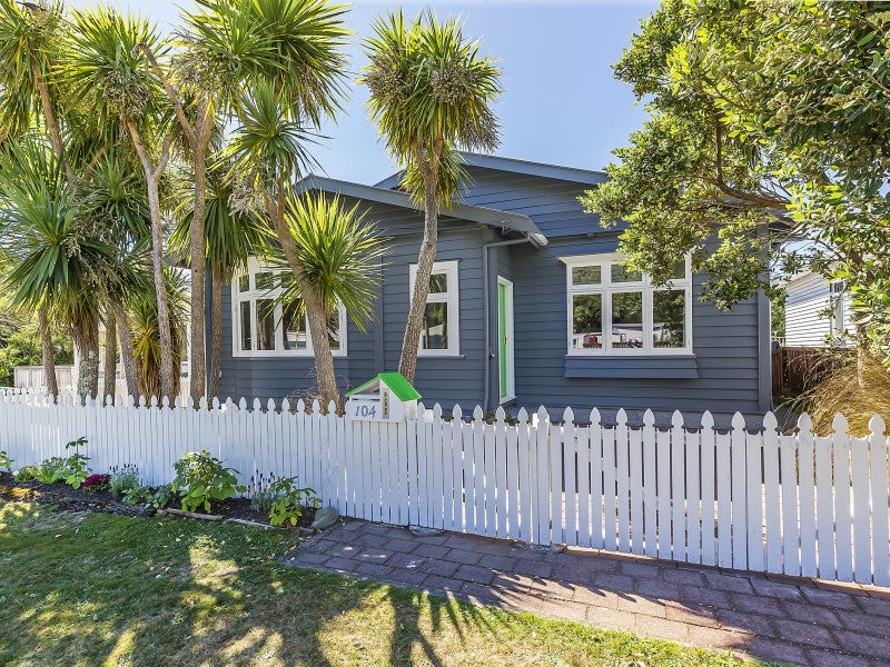 104 Standen Street, Karori, Wellington - Carousel 1