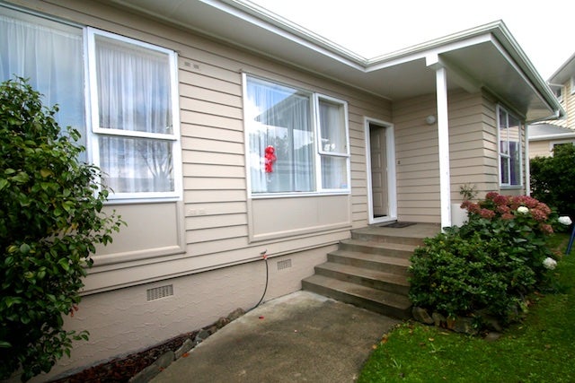 19 Laurel Grove, Maungaraki, Lower Hutt - Carousel 1