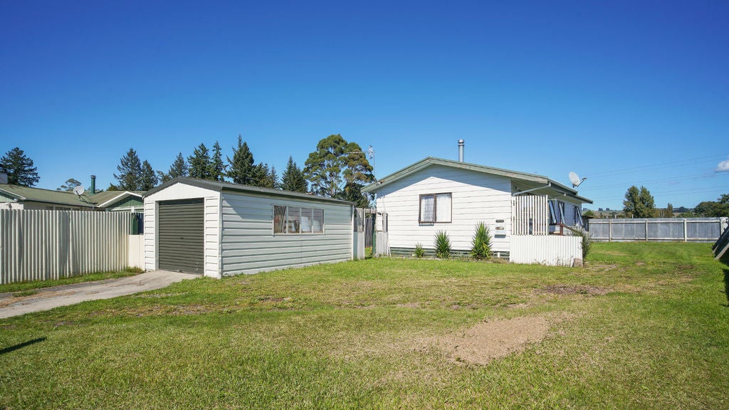 13 Harold Crescent, Fordlands, Rotorua - Carousel 1