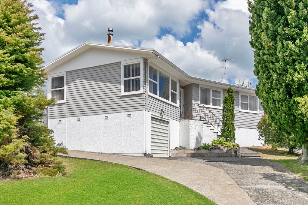 40 Stott Avenue, Birkdale, Auckland - Carousel 1