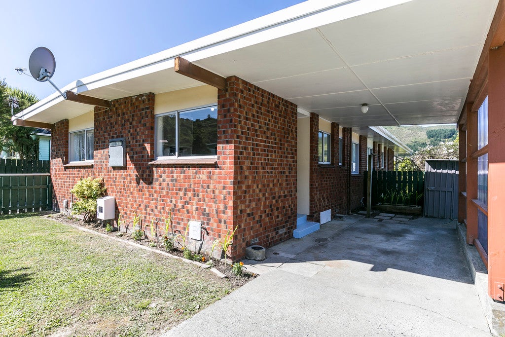 1/5 Kendal Grove, Wainuiomata, Lower Hutt - Carousel 2