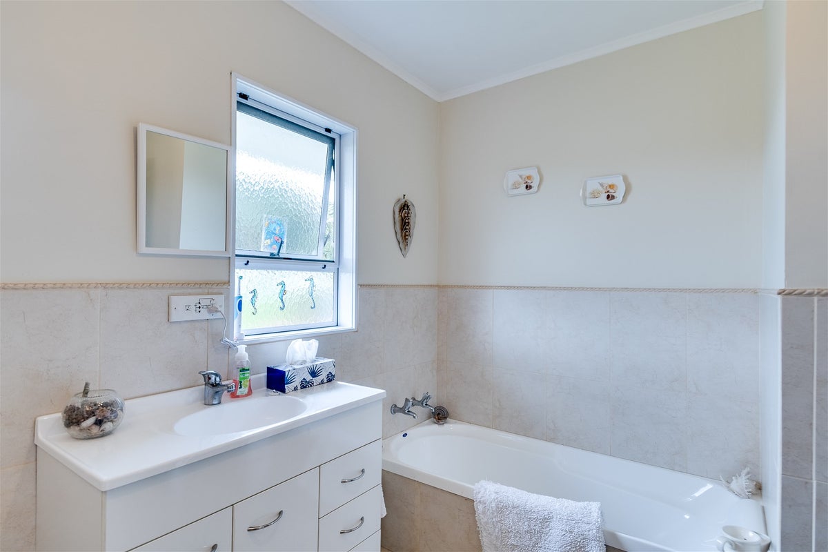 17 Alamein Crescent, Onekawa, Napier - Carousel 20