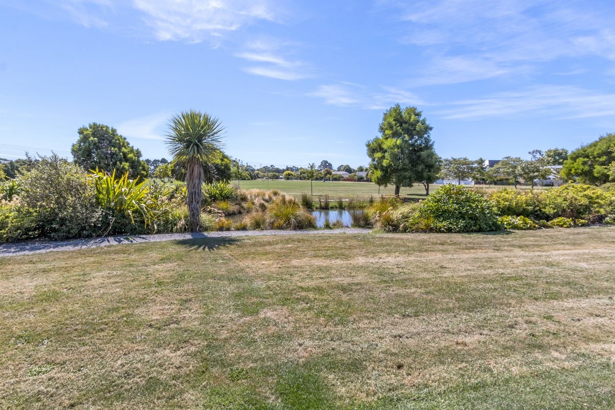 40 Karnak Crescent, Russley, Christchurch - Carousel 13