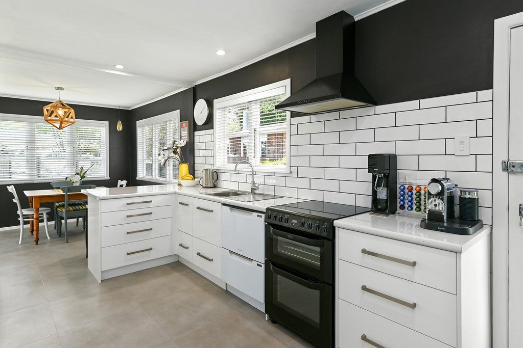 21 McKenzie Road, Owhata, Rotorua - Carousel 2