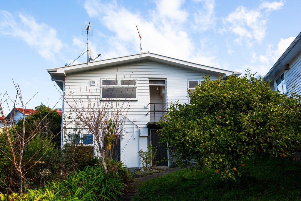 12 Khouri Avenue, Karori, Wellington - Carousel 2