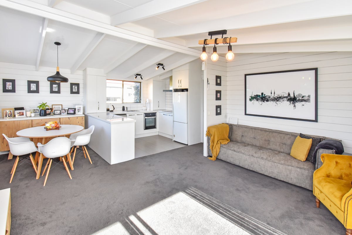 1/3 Hoylake Place, Wattle Downs, Auckland - Carousel 2