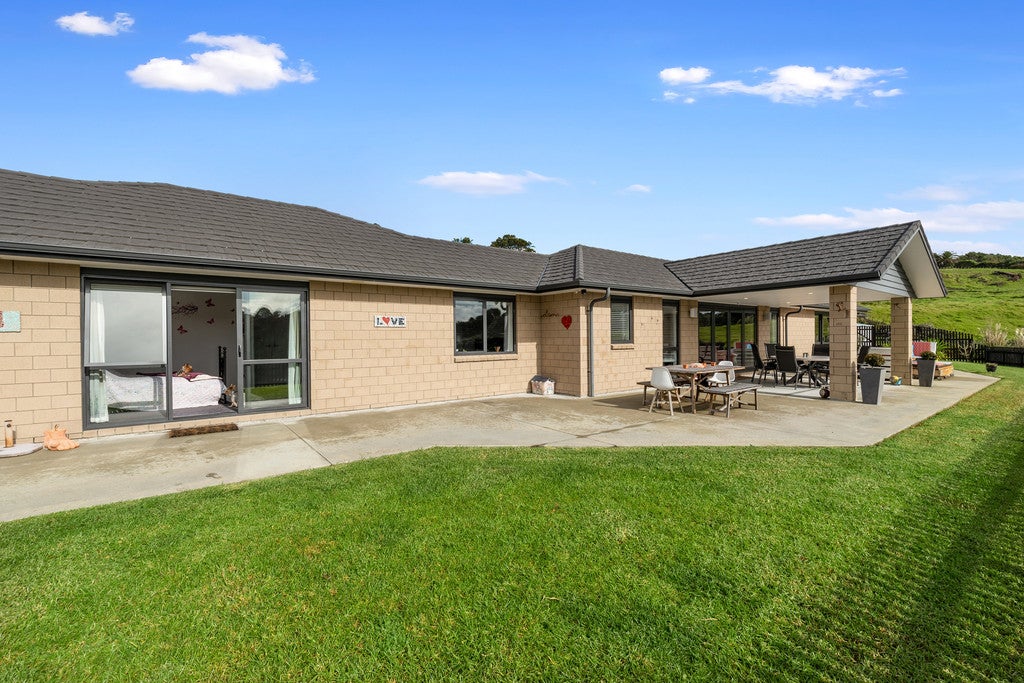 16A Roberts Road, Matakatia, Whangaparaoa - Carousel 2