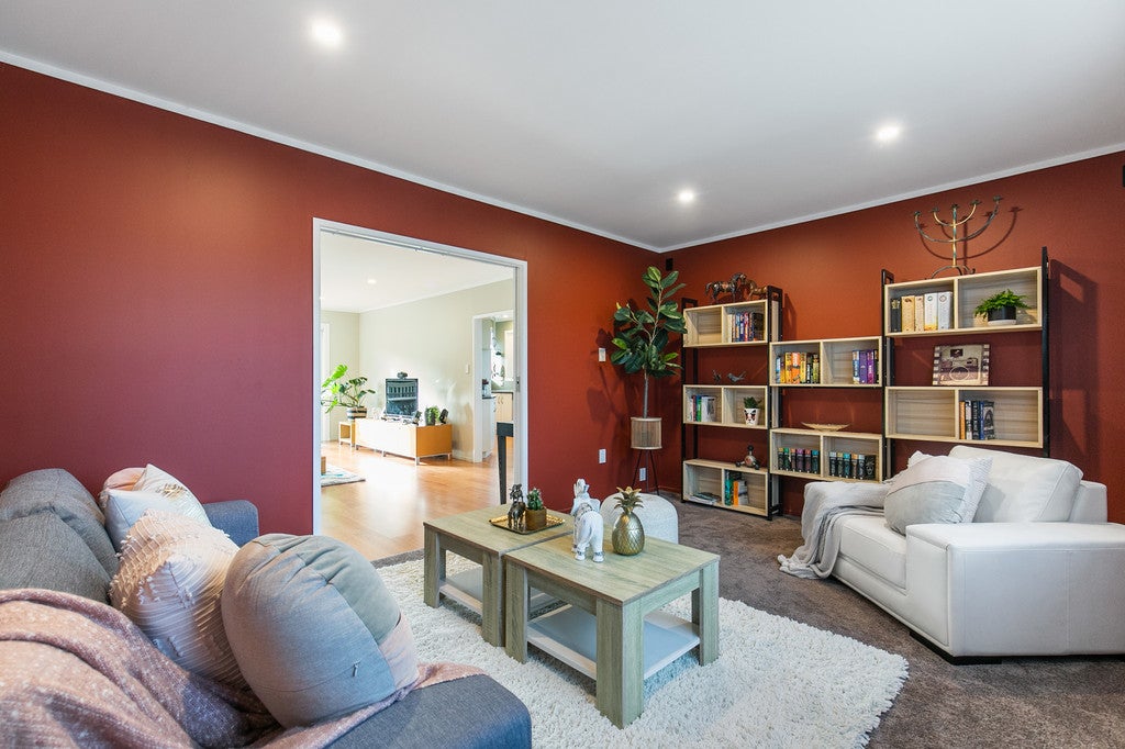 10 Bothwell Place, Pahurehure, Papakura - Carousel 2