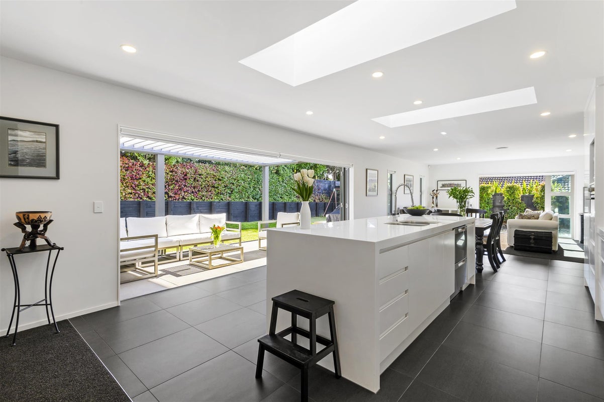 5 Neill Boak Place, Beachlands, Auckland - Carousel 1