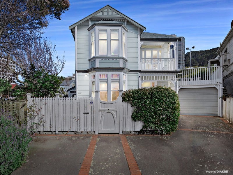 29 Hobson Crescent, Thorndon, Wellington - Carousel 1